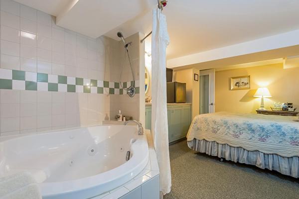 Fennville Kingsley House Bed & Breakfast - Full Home المظهر الخارجي الصورة